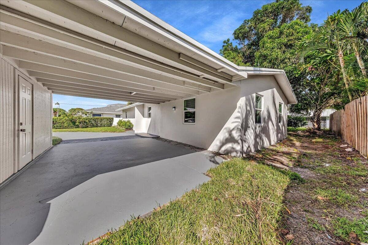 1463 8th Street, West Palm Beach, FL 33401 09-306A8851