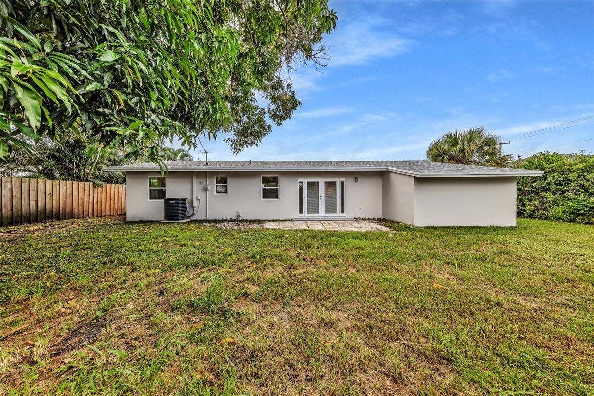 1463 8th Street, West Palm Beach, FL 33401 48-306A8962