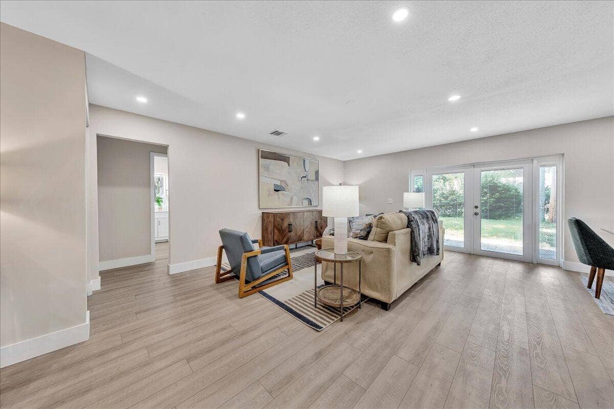 1463 8th Street, West Palm Beach, FL 33401 13-306A8863