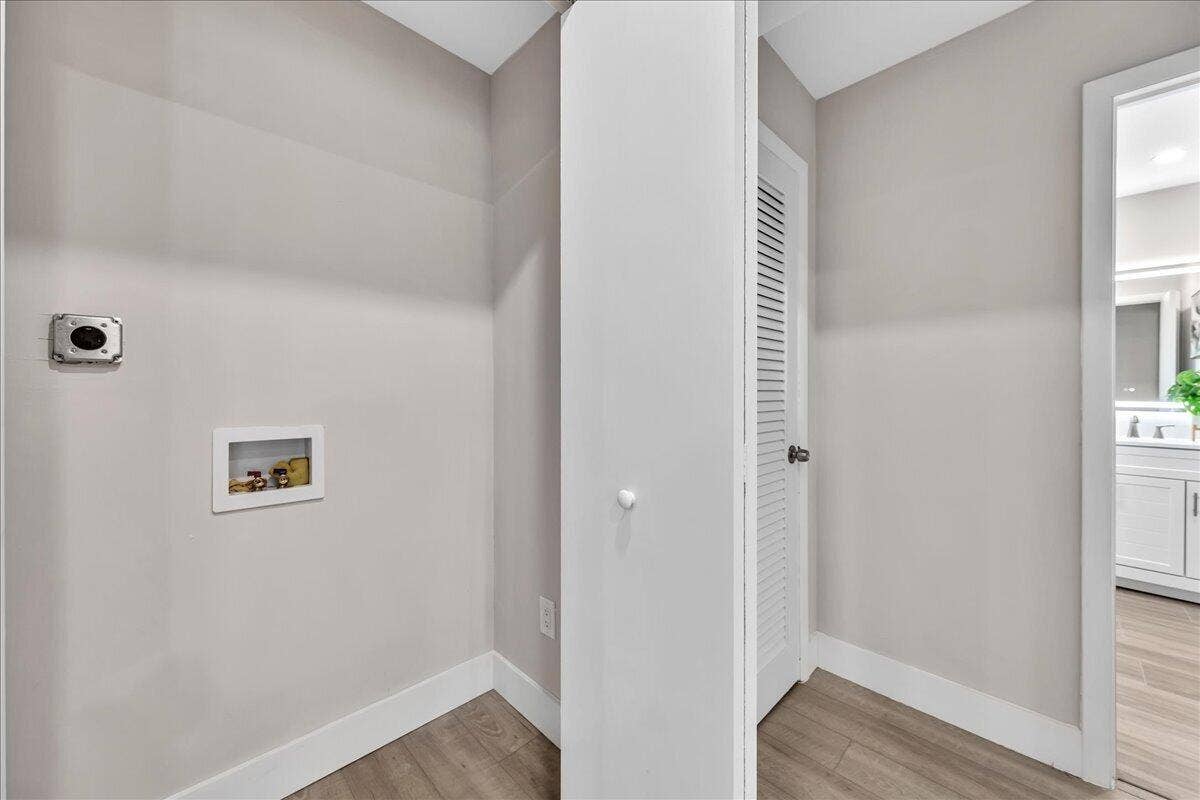1463 8th Street, West Palm Beach, FL 33401 38-306A8932