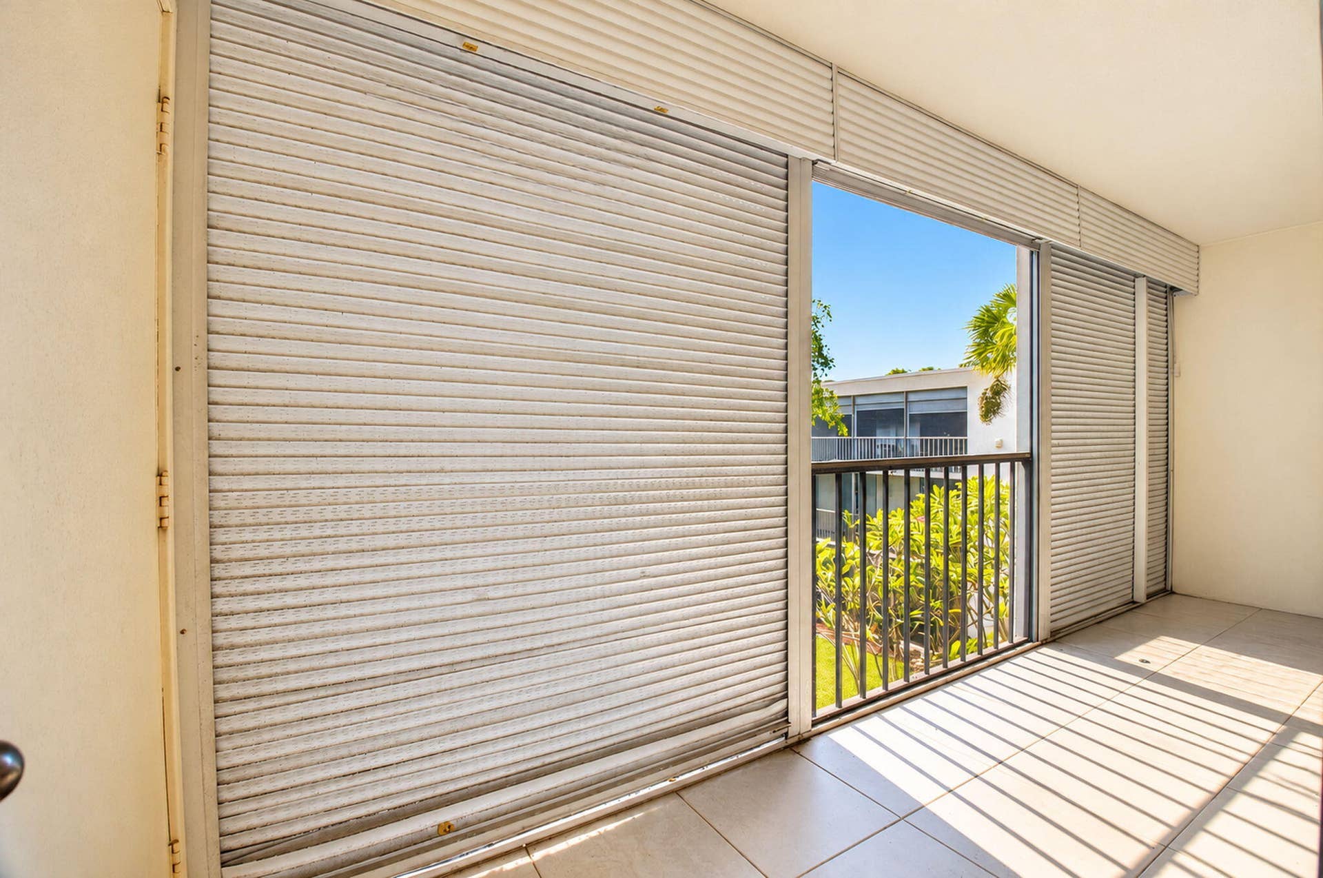 5250 LAS VERDES Circle, #314, Delray Beach, FL 33484 27-web-or-mls-DSC_3538
