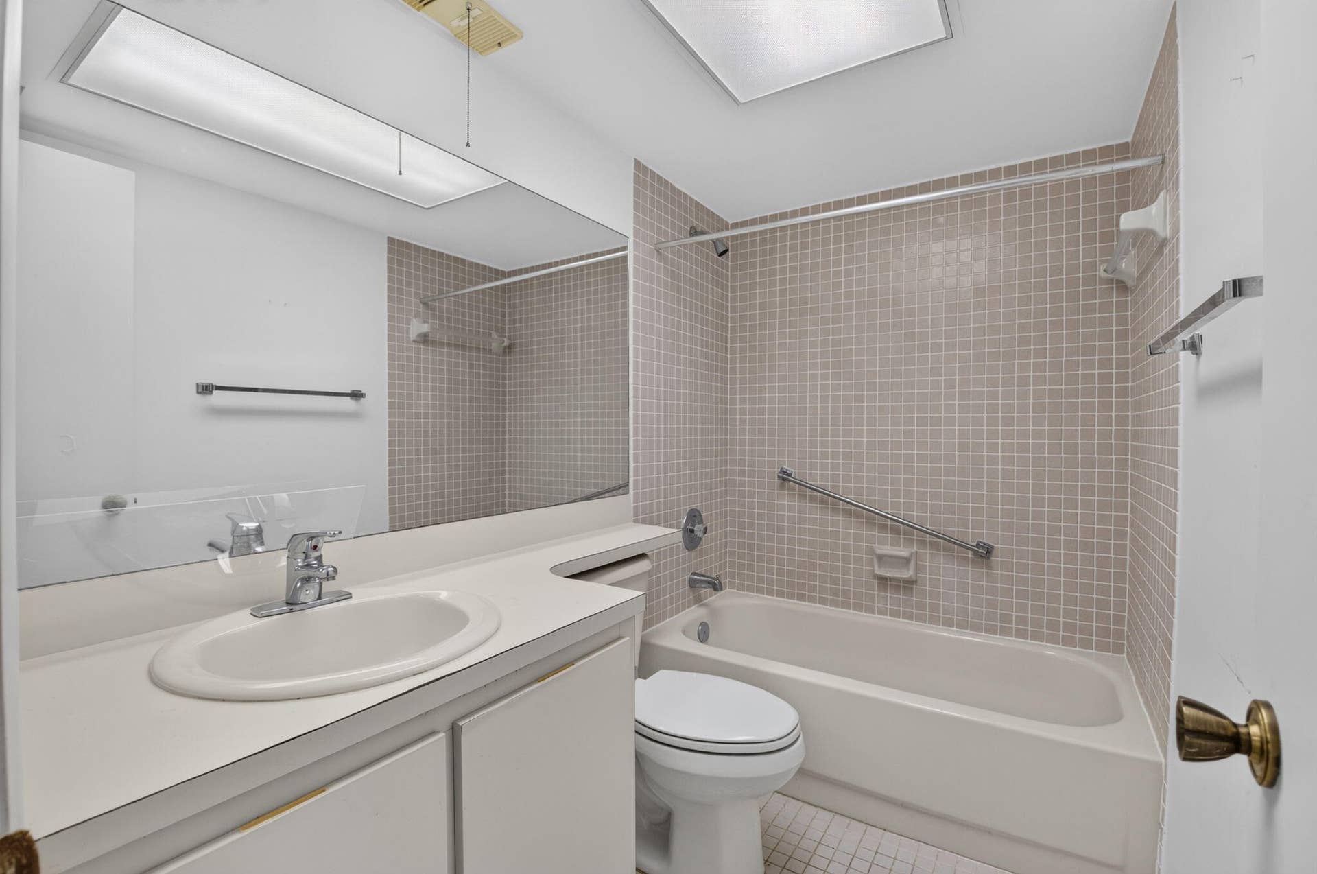 5250 LAS VERDES Circle, #314, Delray Beach, FL 33484 26-web-or-mls-DSC_3531
