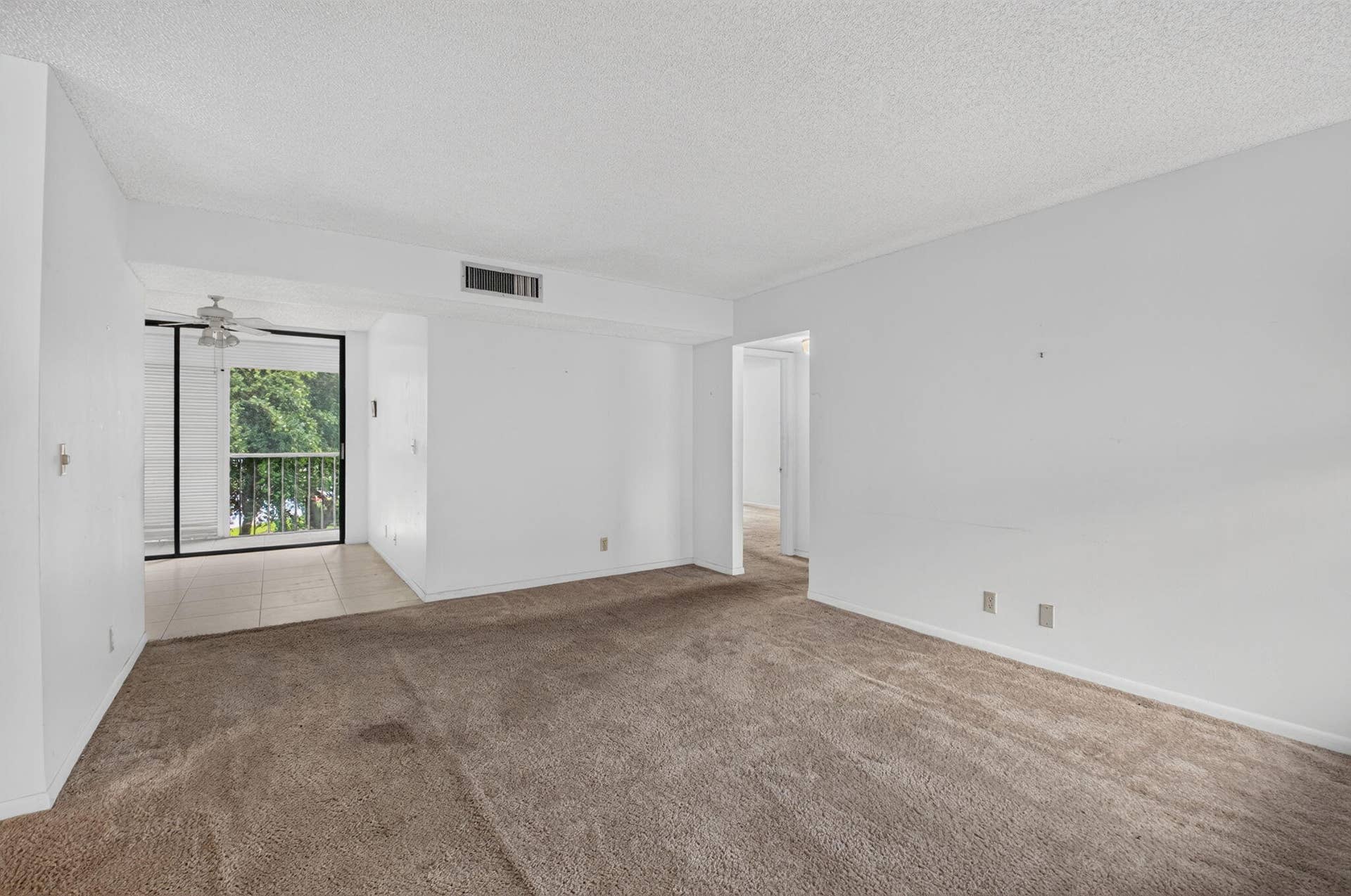 5250 LAS VERDES Circle, #314, Delray Beach, FL 33484 8-web-or-mls-DSC_3441