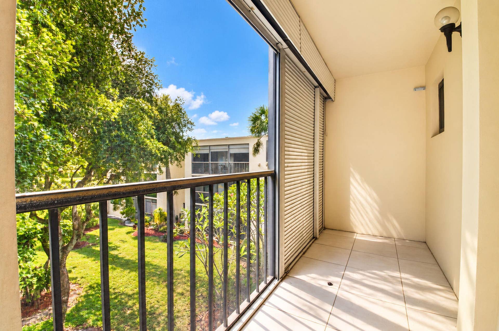 5250 LAS VERDES Circle, #314, Delray Beach, FL 33484 28-web-or-mls-DSC_3541