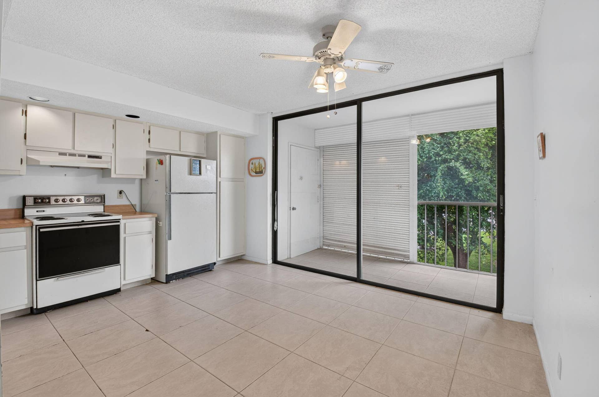 5250 LAS VERDES Circle, #314, Delray Beach, FL 33484 12-web-or-mls-DSC_3460