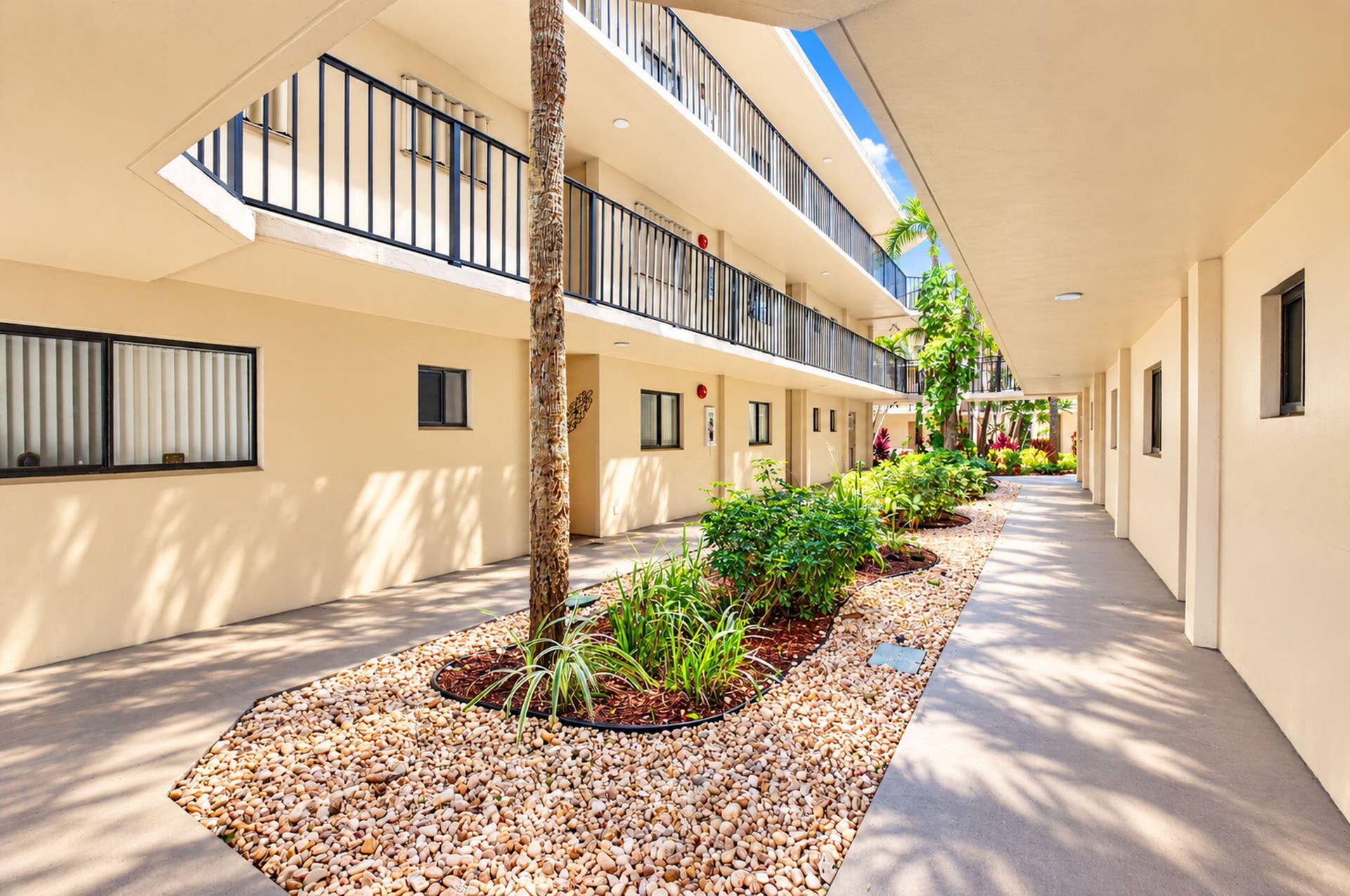 5250 LAS VERDES Circle, #314, Delray Beach, FL 33484 3-web-or-mls-DSC_3418