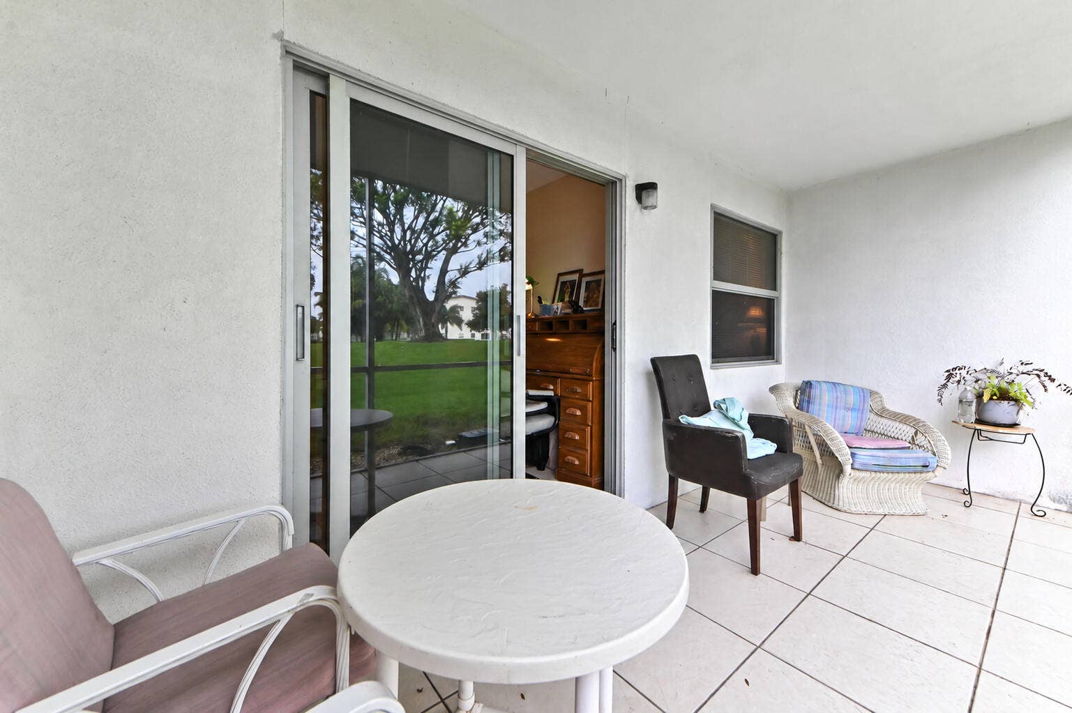 1052 Rexford C, Boca Raton, FL 33434 17 Patio toward apartment