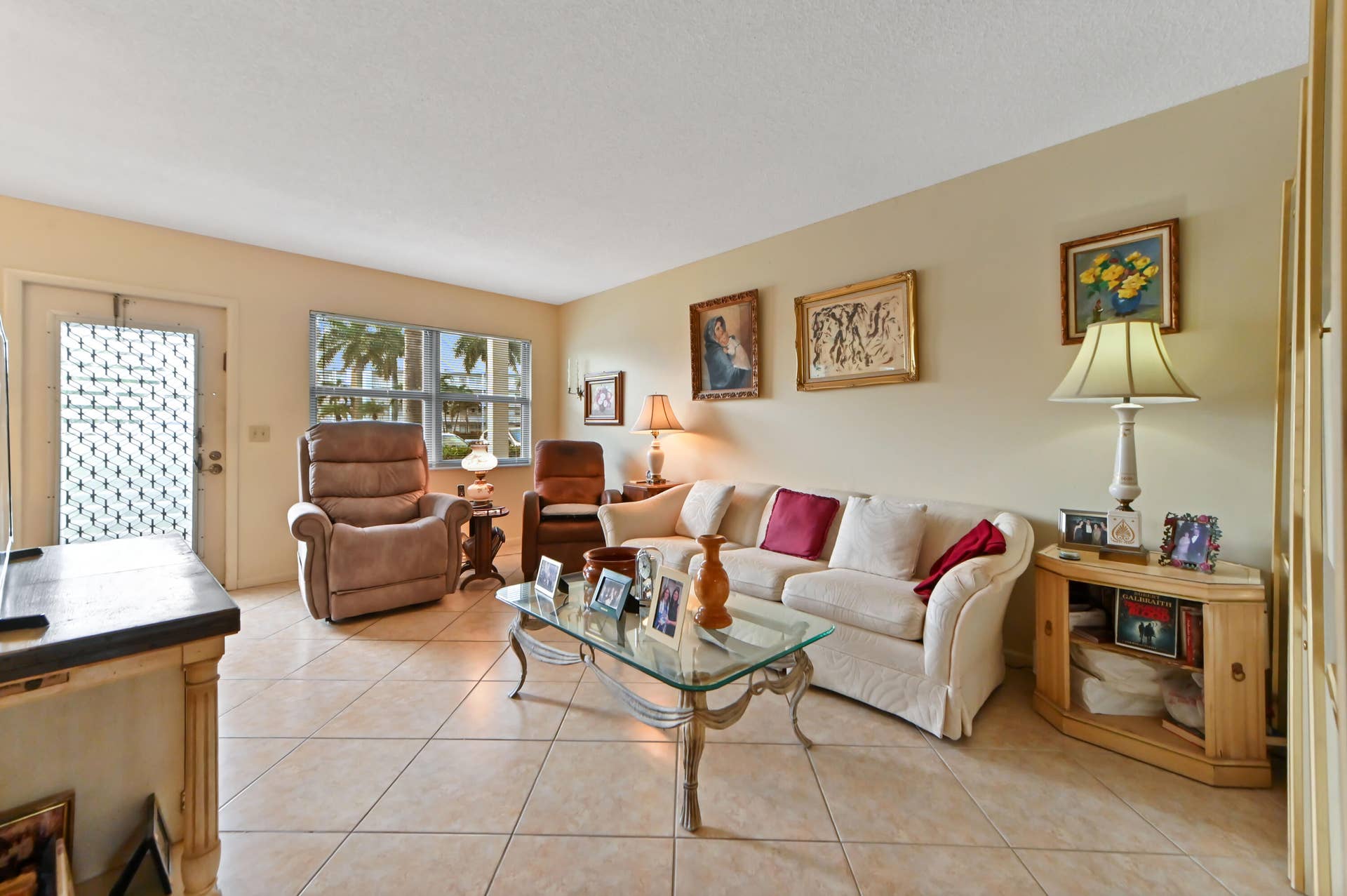 1052 Rexford C, Boca Raton, FL 33434 06 Living room reverse