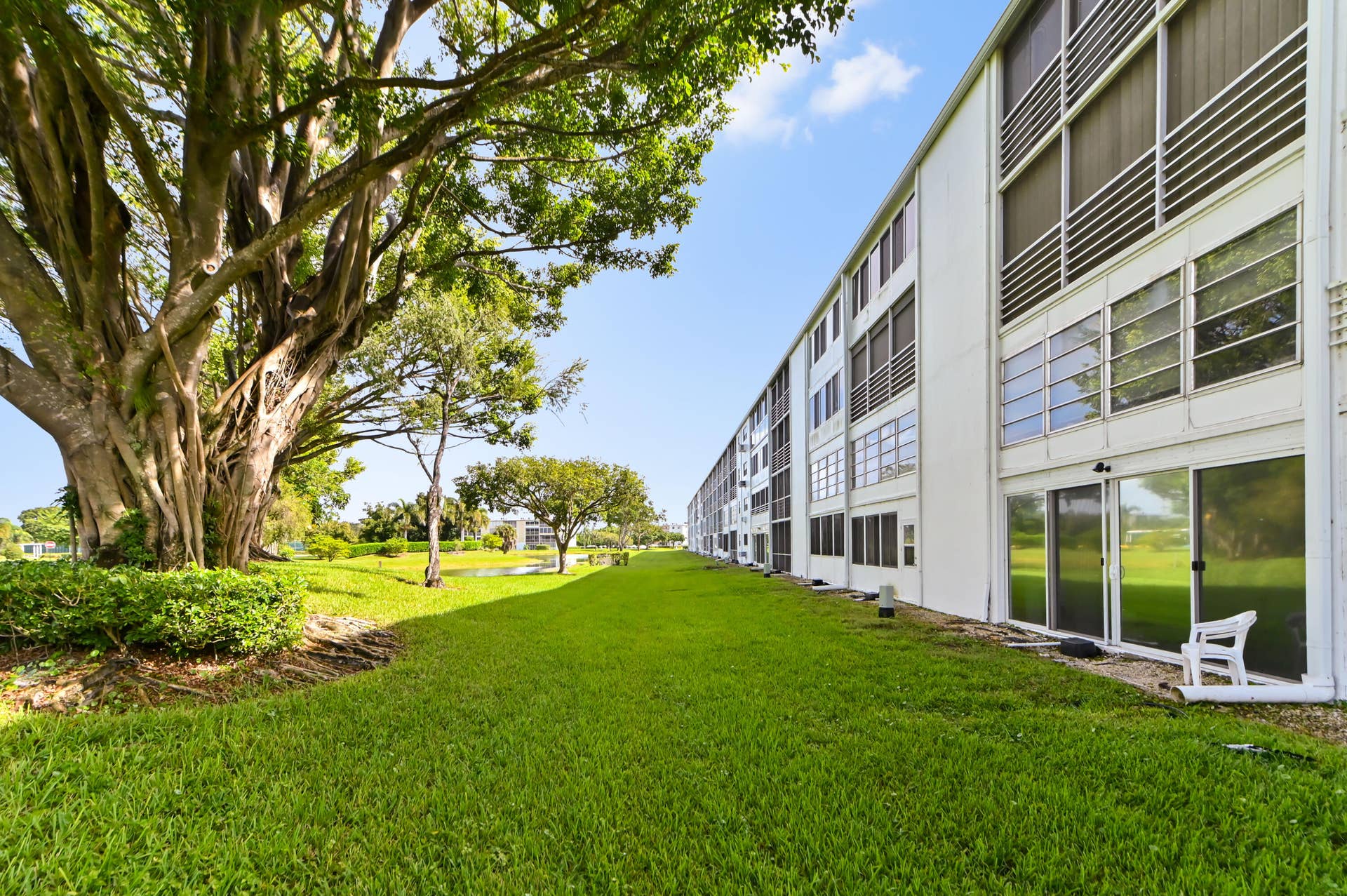 1052 Rexford C, Boca Raton, FL 33434 20 Rear building