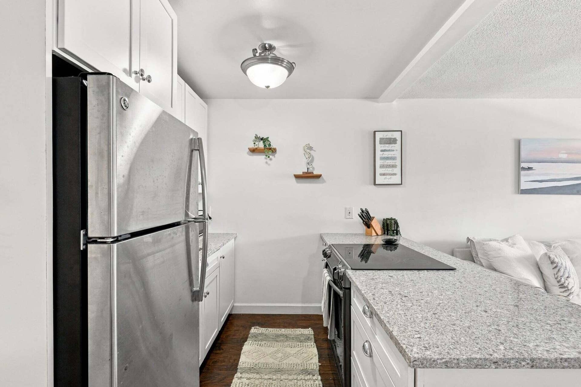 2111 NE 56TH Street, #207, Fort Lauderdale, FL 33308 13-1Z3A1054