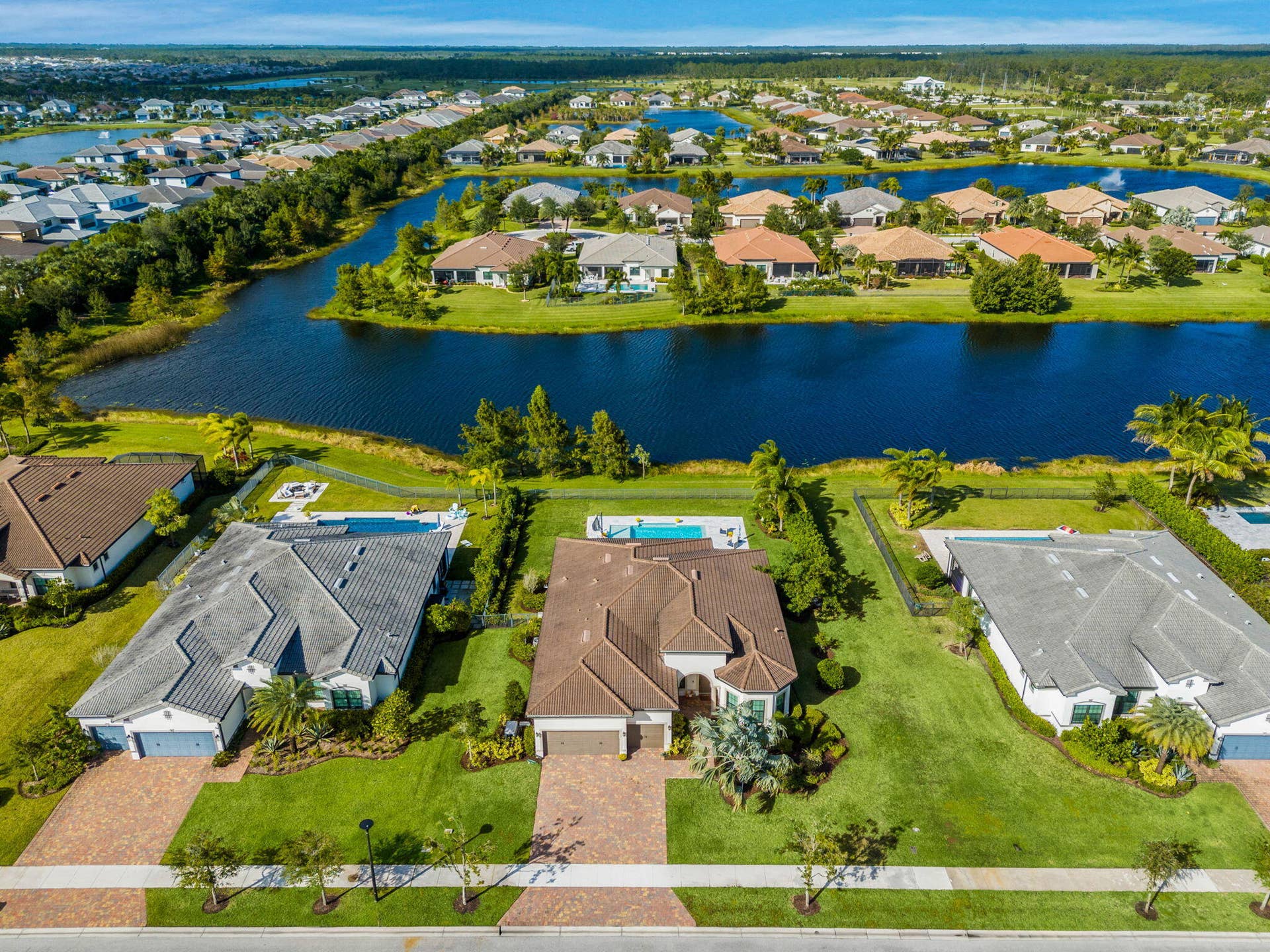 9113 Balsamo Drive, Palm Beach Gardens, FL 33412 57-web-or-mls-DJI_20261026153453_0033_D