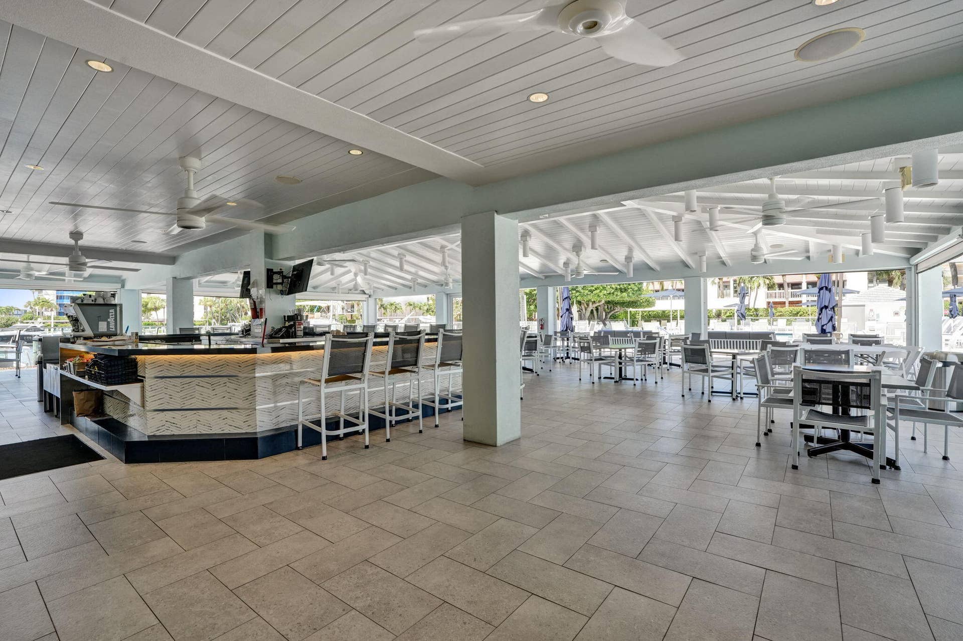 123-Club-terrasse-bar-DSC08178