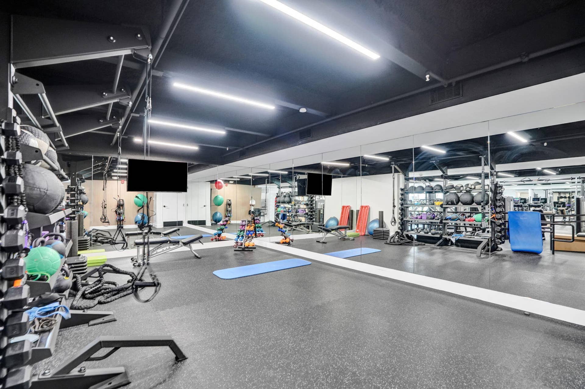 144-Gym-DSC08244 (2)