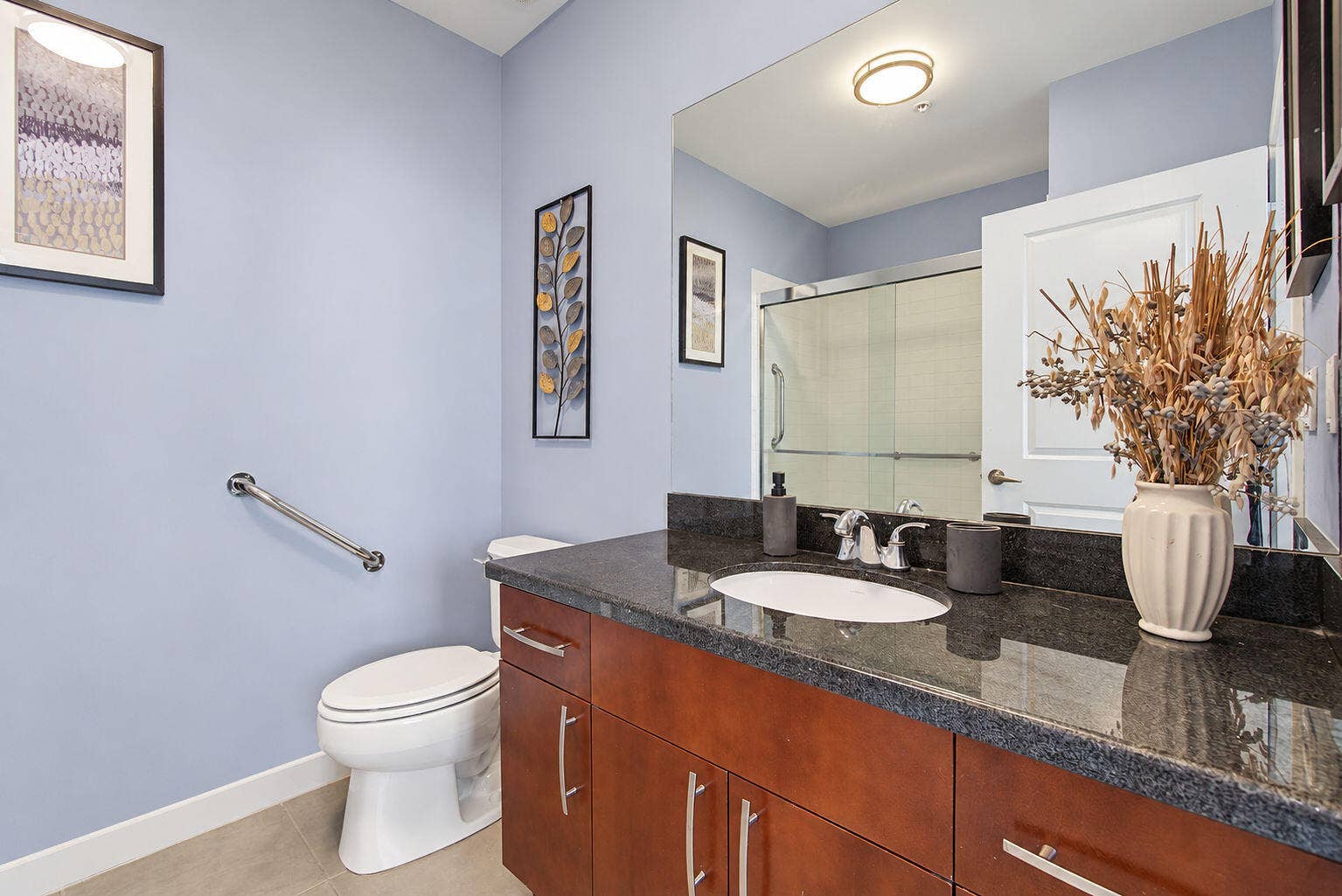300 S AUSTRALIAN Avenue, #307, West Palm Beach, West Palm Beach, FL 33401 guest bath