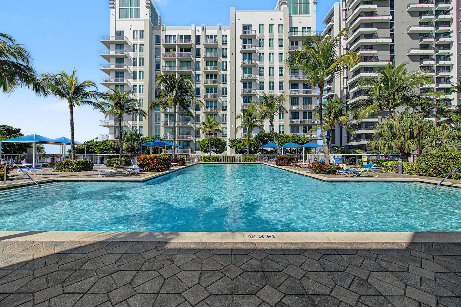 300 S AUSTRALIAN Avenue, #307, West Palm Beach, West Palm Beach, FL 33401 heated pool