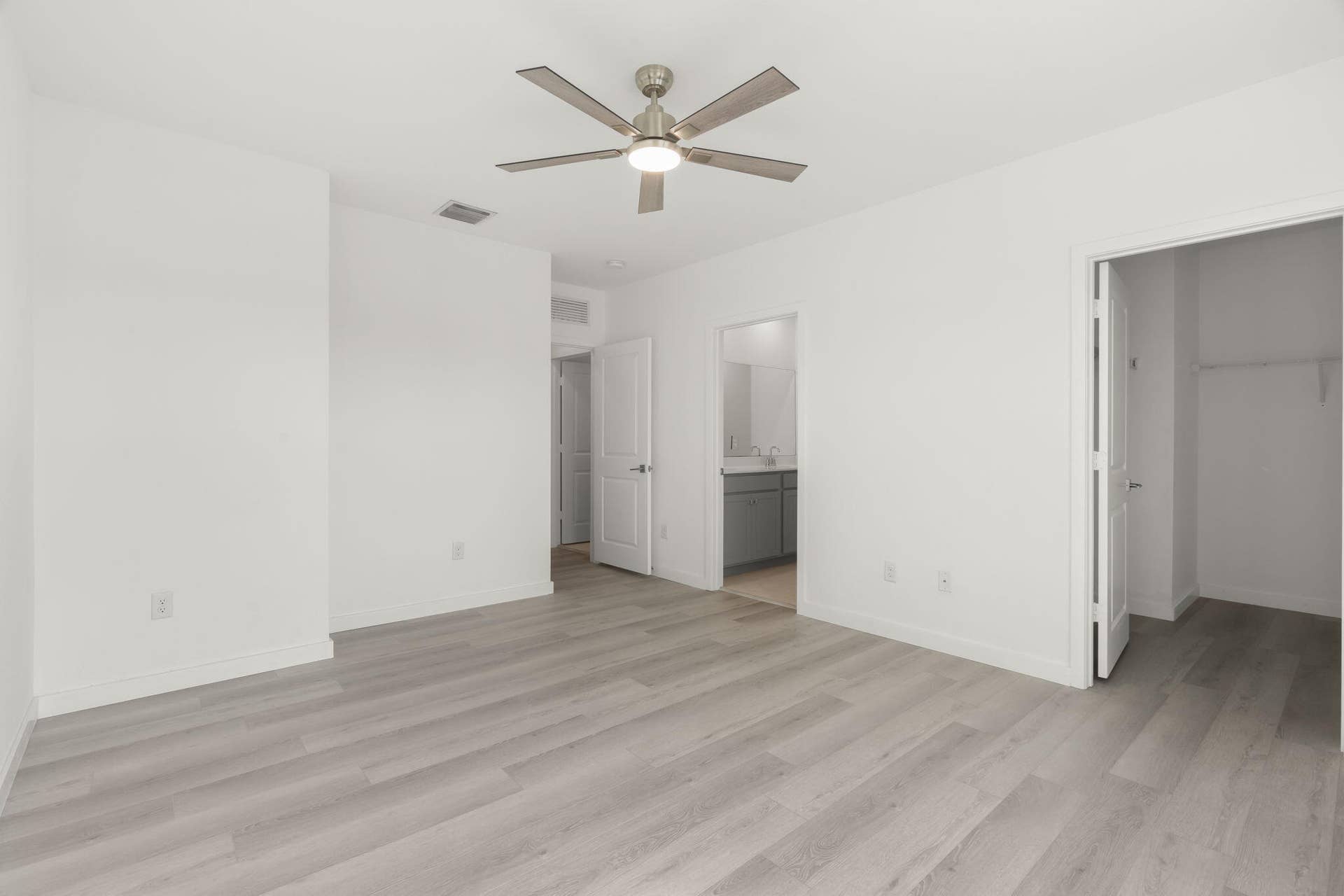 529 NW 17TH Street, Fort Lauderdale, FL 33311 27-web-or-mls-529 NW 17th St, Fort Laude