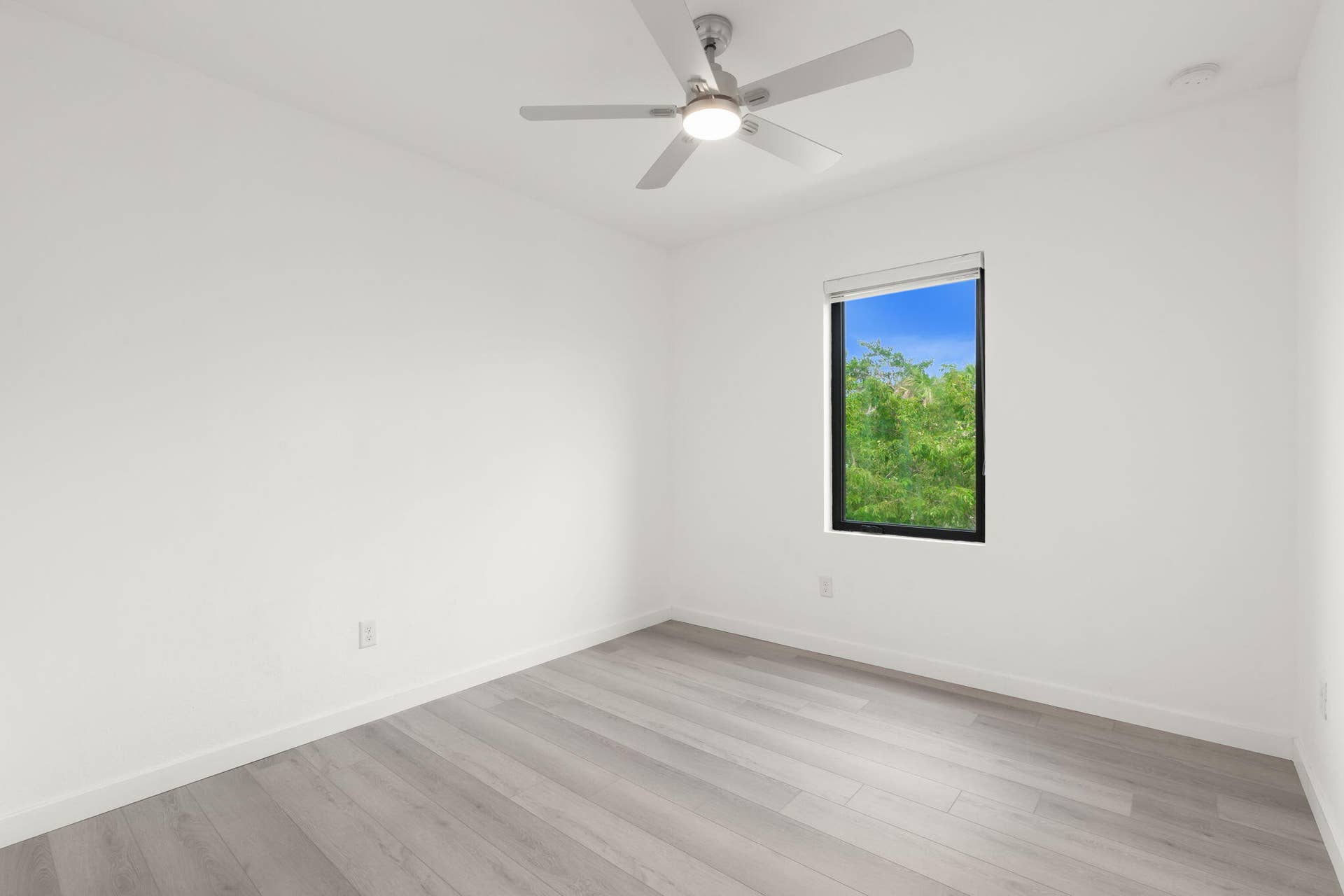 529 NW 17TH Street, Fort Lauderdale, FL 33311 18-web-or-mls-529 NW 17th St, Fort Laude