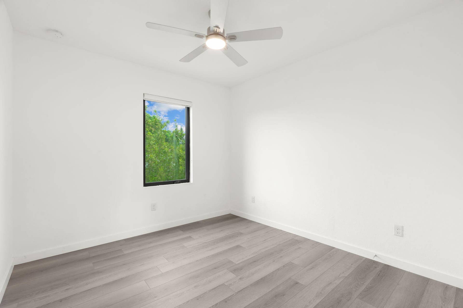 529 NW 17TH Street, Fort Lauderdale, FL 33311 20-web-or-mls-529 NW 17th St, Fort Laude