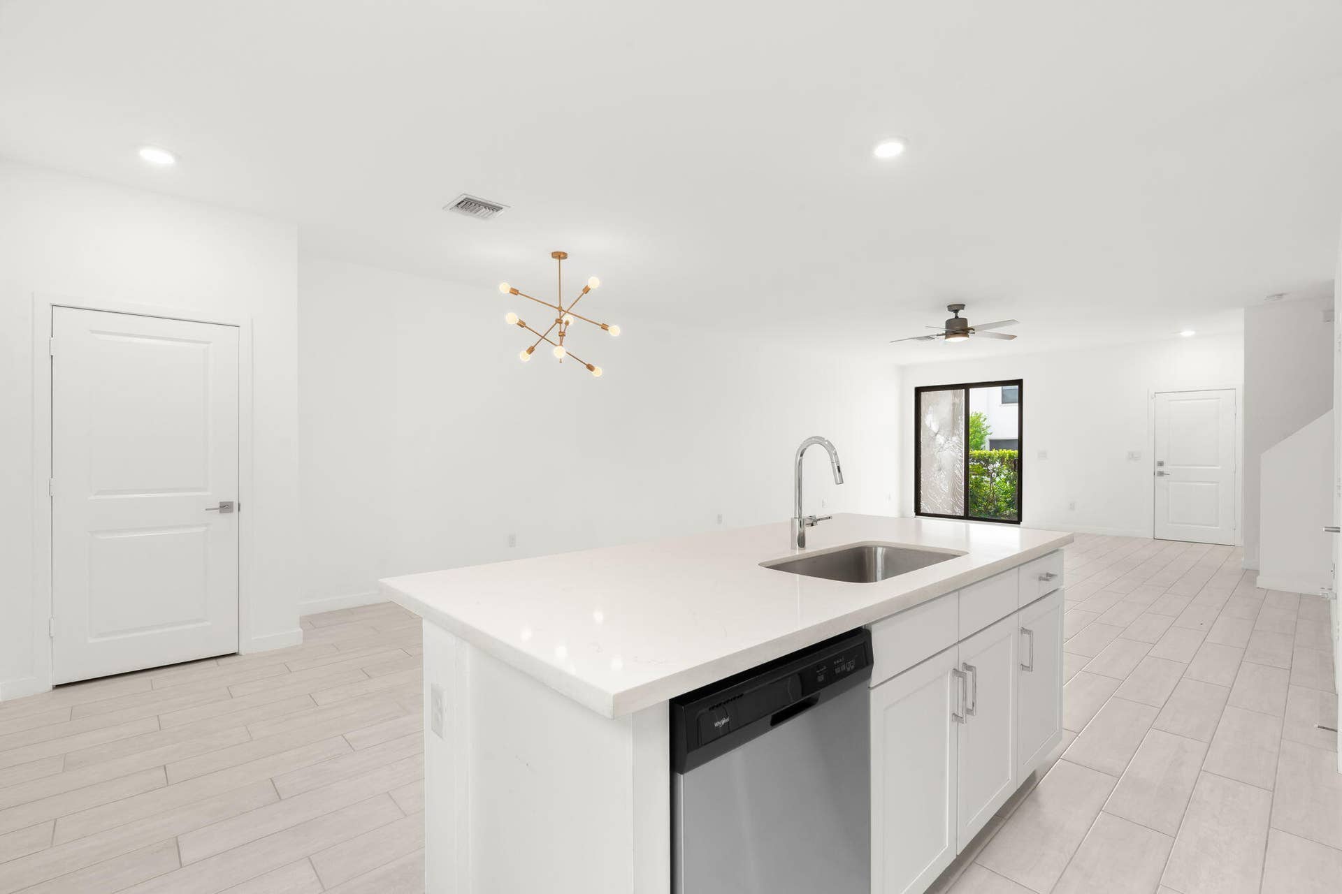 529 NW 17TH Street, Fort Lauderdale, FL 33311 12-web-or-mls-529 NW 17th St, Fort Laude