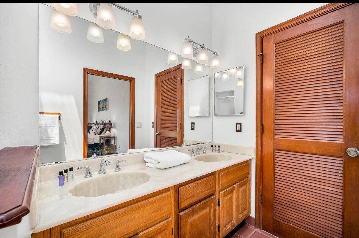 1324 N Lakeside Drive, Lake Worth Beach, FL 33460 IMG_5044