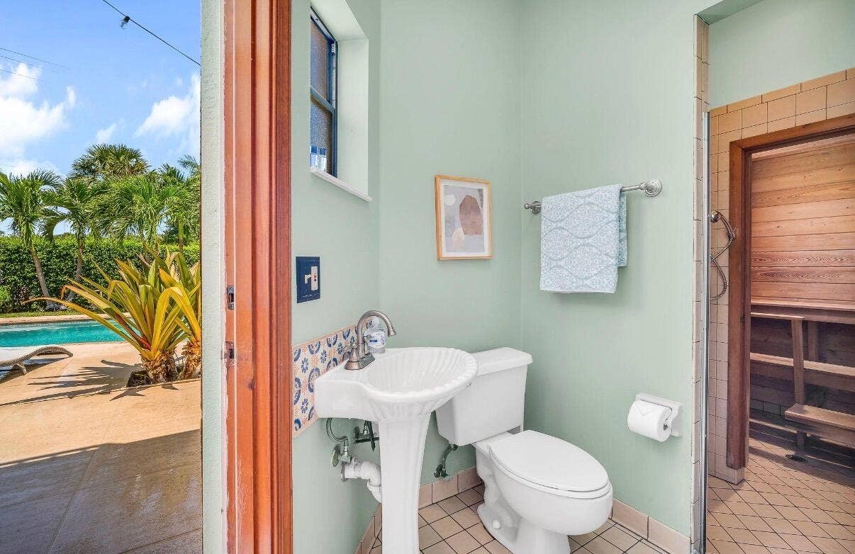 1324 N Lakeside Drive, Lake Worth Beach, FL 33460 IMG_5052