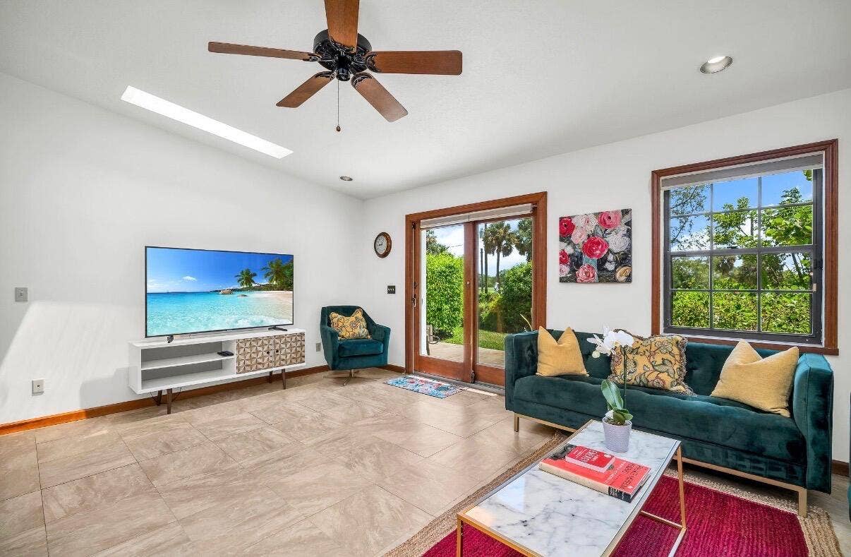 1324 N Lakeside Drive, Lake Worth Beach, FL 33460 IMG_5034