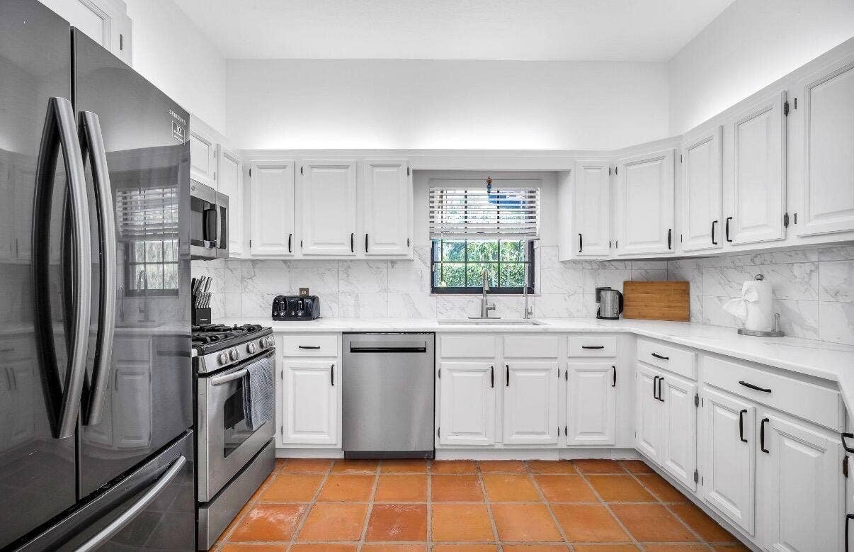 1324 N Lakeside Drive, Lake Worth Beach, FL 33460 IMG_5028