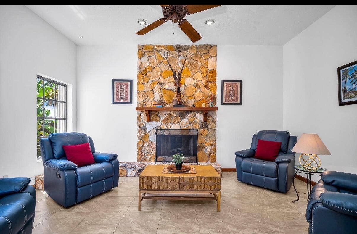 1324 N Lakeside Drive, Lake Worth Beach, FL 33460 IMG_4930