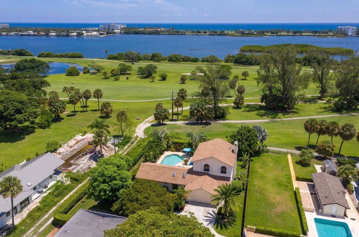 1324 N Lakeside Drive, Lake Worth Beach, FL 33460 IMG_4928