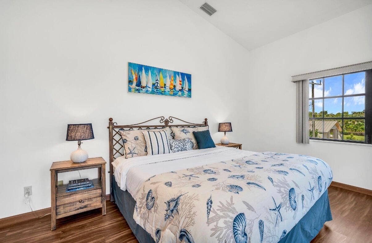 1324 N Lakeside Drive, Lake Worth Beach, FL 33460 IMG_5046