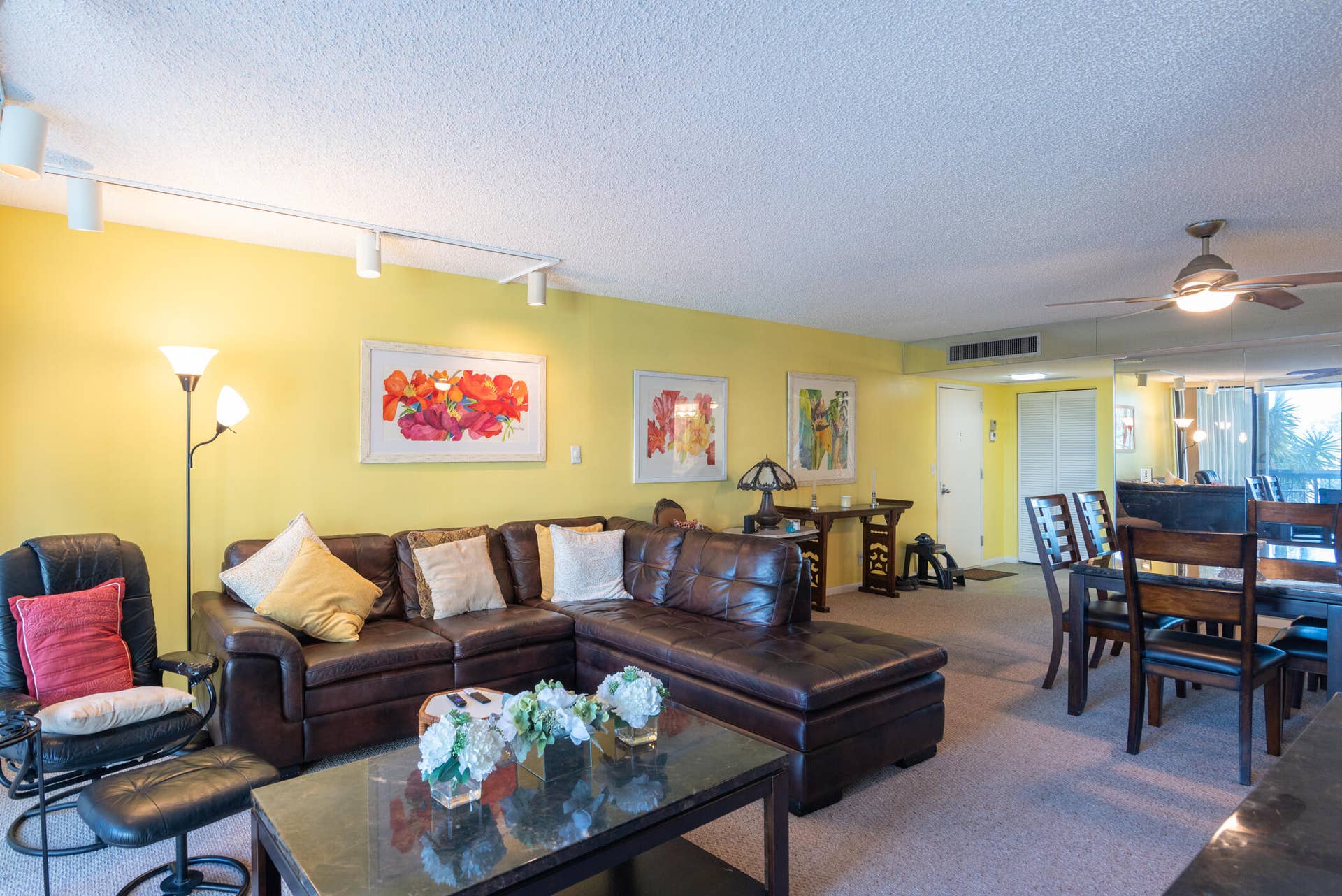 2425 PRESIDENTIAL Way, #201, West Palm Beach, FL 33401 Clark 2425 Presidential Way 201-014