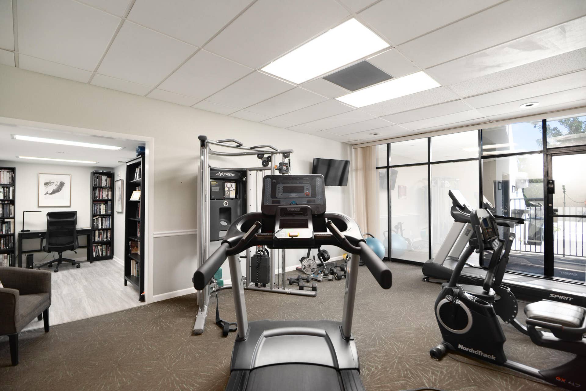 2425 PRESIDENTIAL Way, #201, West Palm Beach, FL 33401 Clark 2425 Presidential Way 201-009