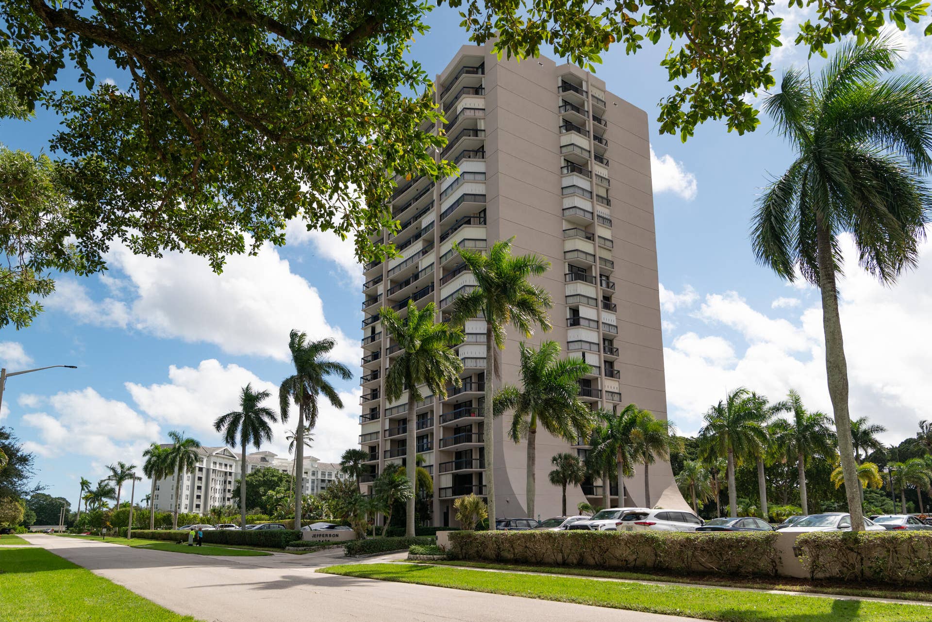 2425 PRESIDENTIAL Way, #201, West Palm Beach, FL 33401 Clark 2425 Presidential Way 201-001