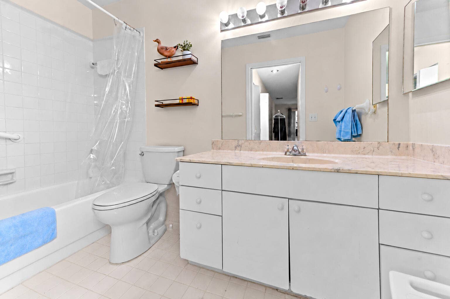 14170 Nesting Way, #B, Delray Beach, FL 33484 13_Bathroom_tub_and_full_vanity_EDITED