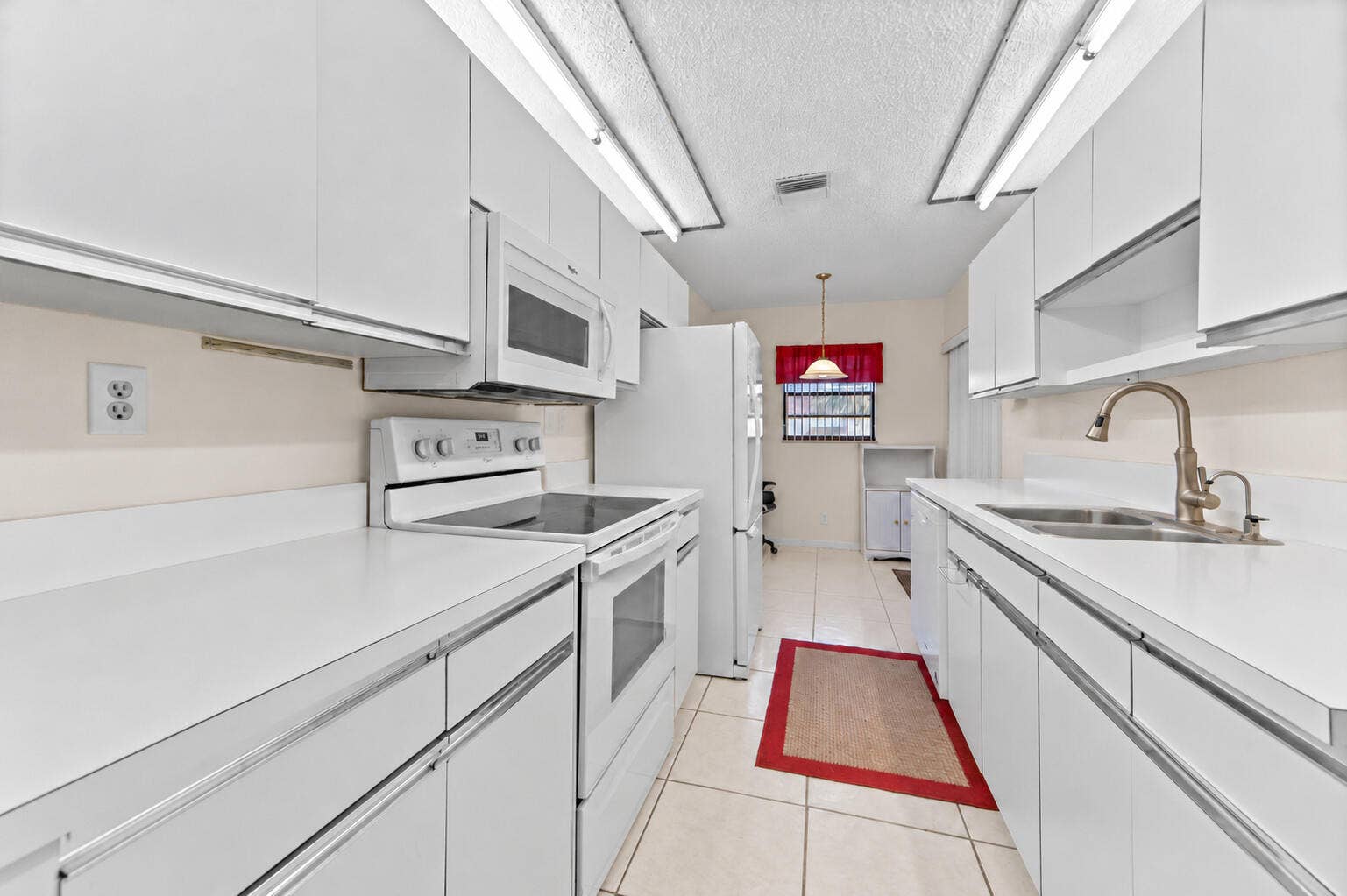 14170 Nesting Way, #B, Delray Beach, FL 33484 03_Kitchen_EDITED