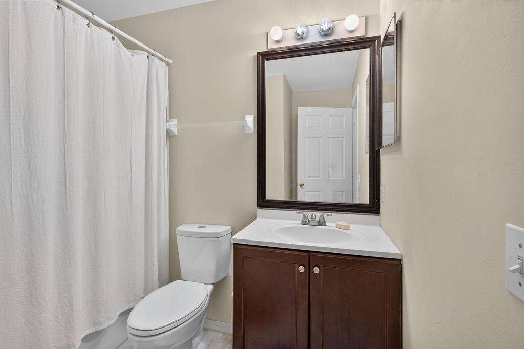 740 Lake Wellington Drive, Wellington, FL 33414 Secondary Bathroom