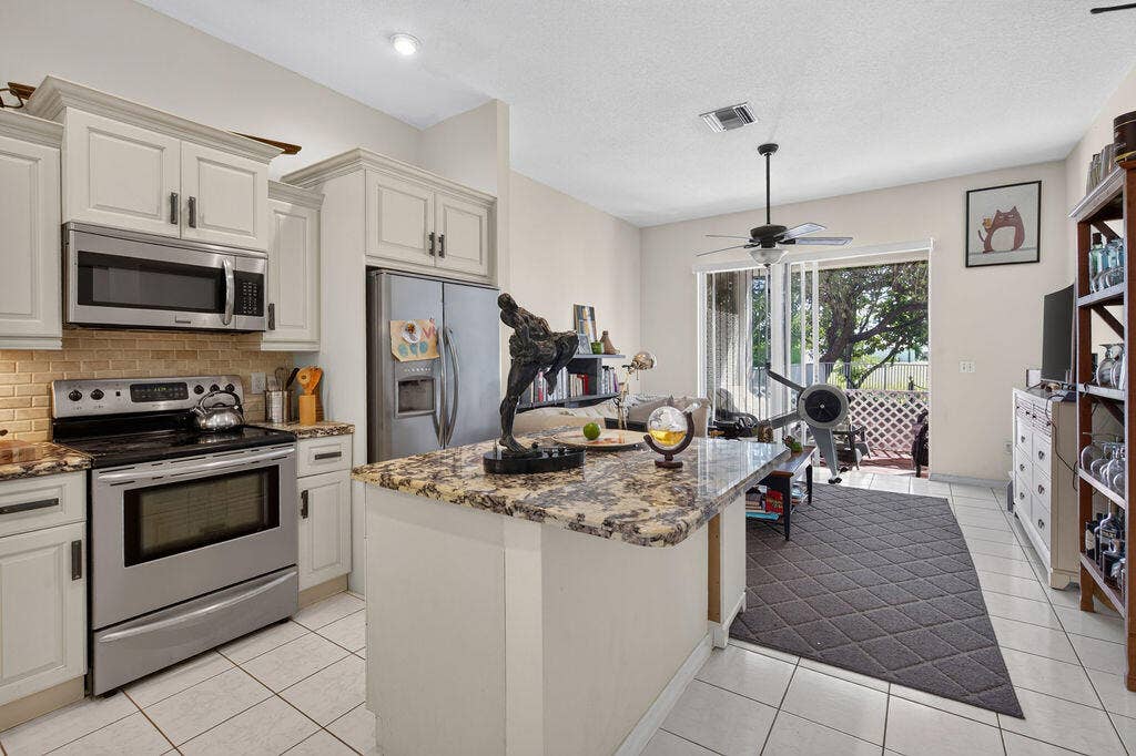 740 Lake Wellington Drive, Wellington, FL 33414 Kitchen