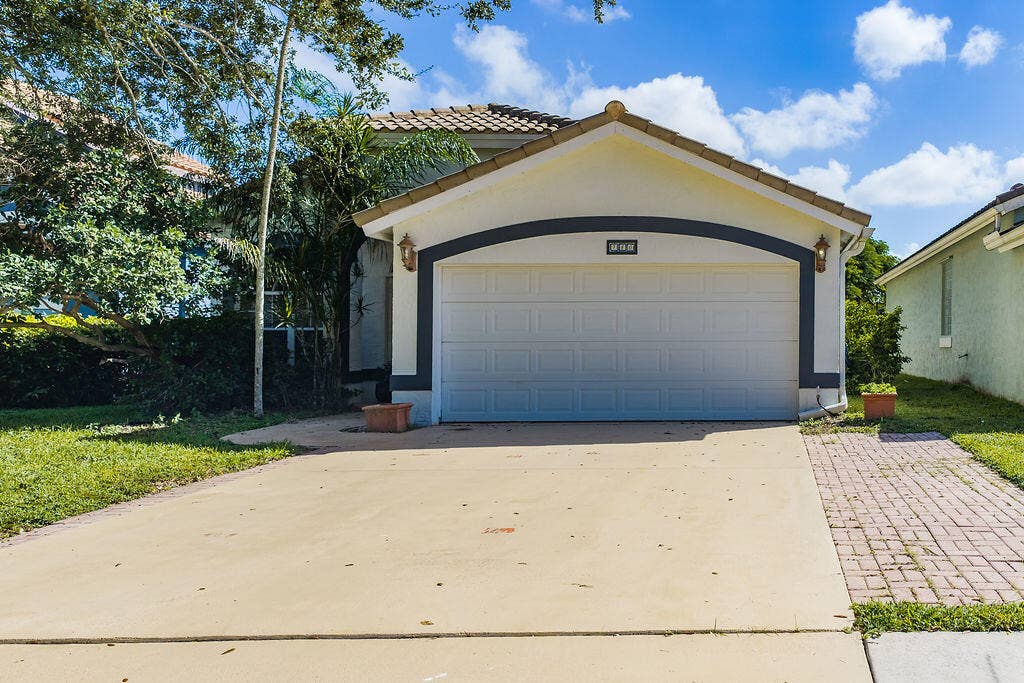 740 Lake Wellington Drive, Wellington, FL 33414 2 Car Garage