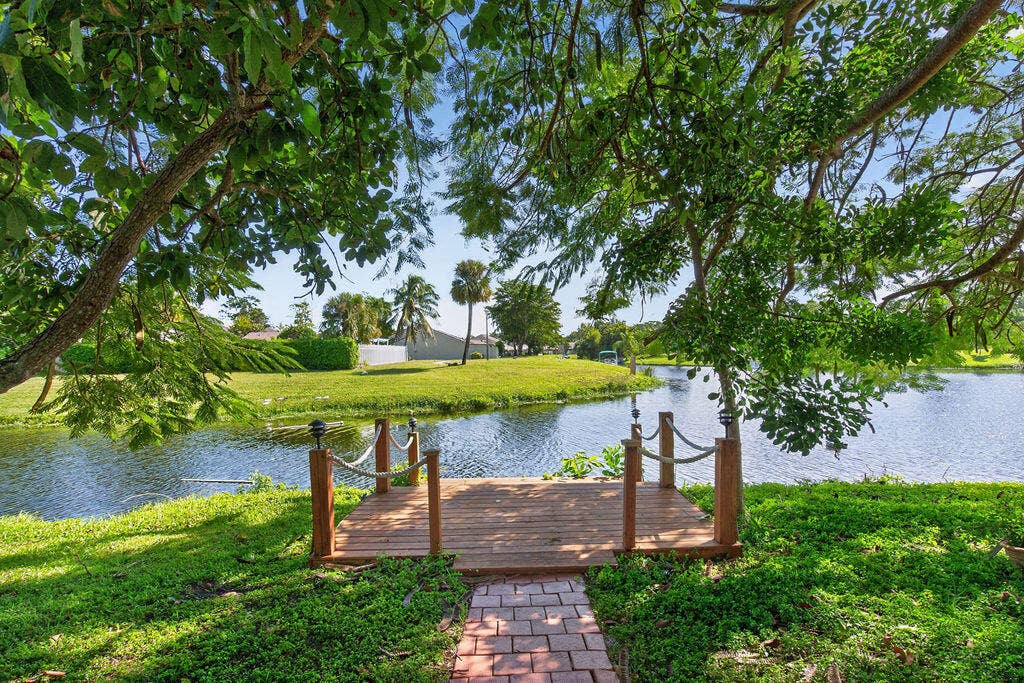740 Lake Wellington Drive, Wellington, FL 33414 Private Dock