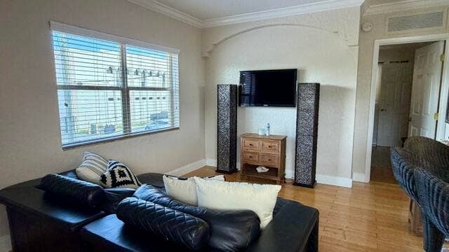 744 NE 14TH Avenue, #16, Fort Lauderdale, FL 33304 Window Blinds