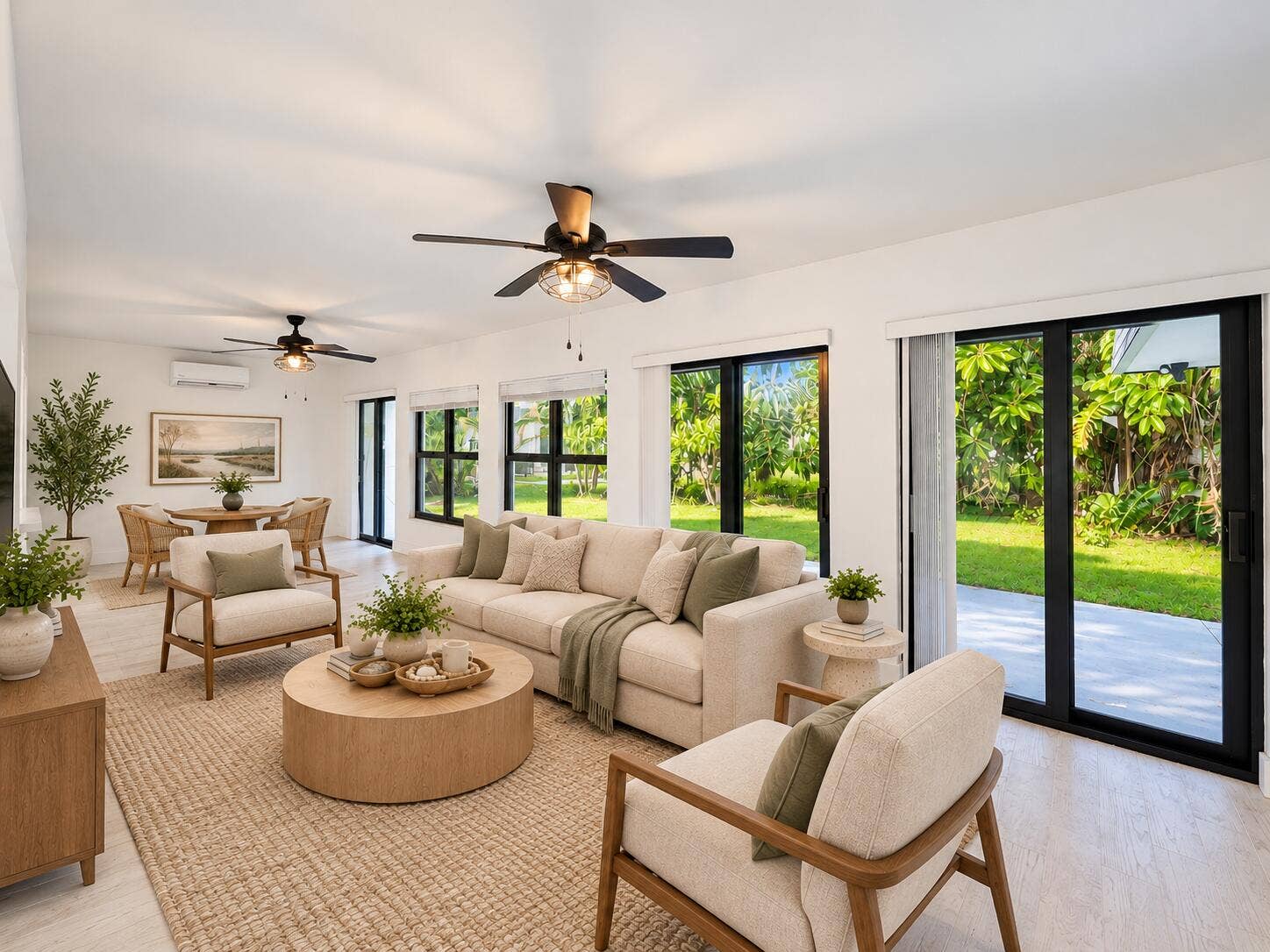 Florida room-virtually staged