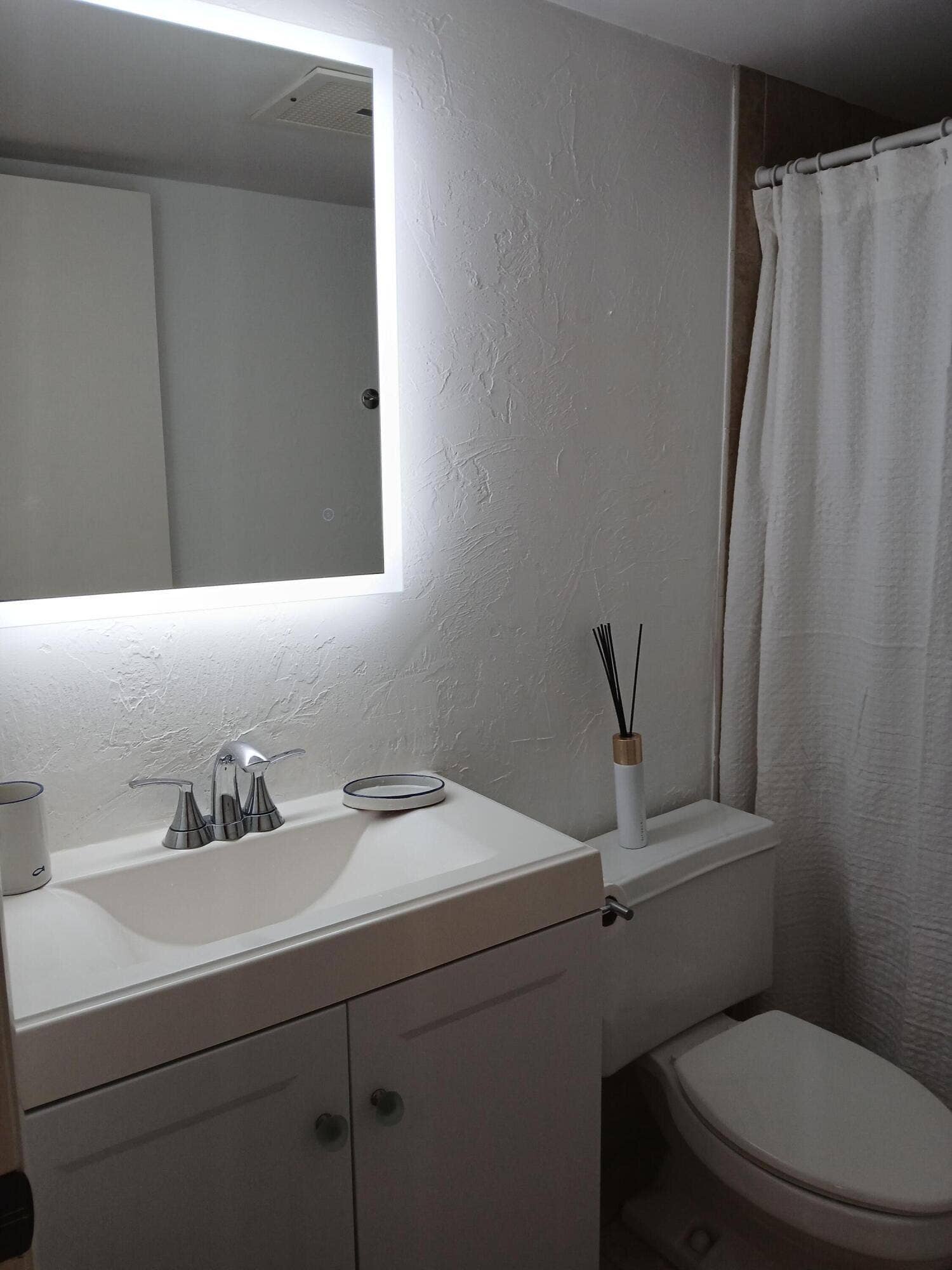 500 Ocean Trail Way, #306, Jupiter, FL 33477 Guest Bath