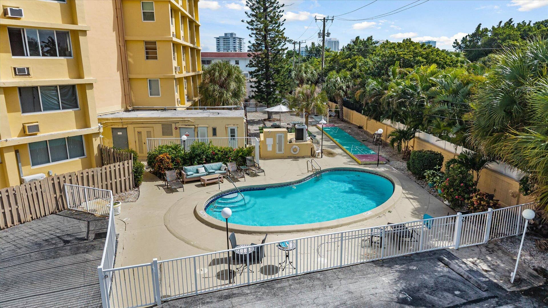 2400 NE 9th Street, #604, Fort Lauderdale, FL 33304 21-2400 NE 9th St #604, Fort Lauderdale-