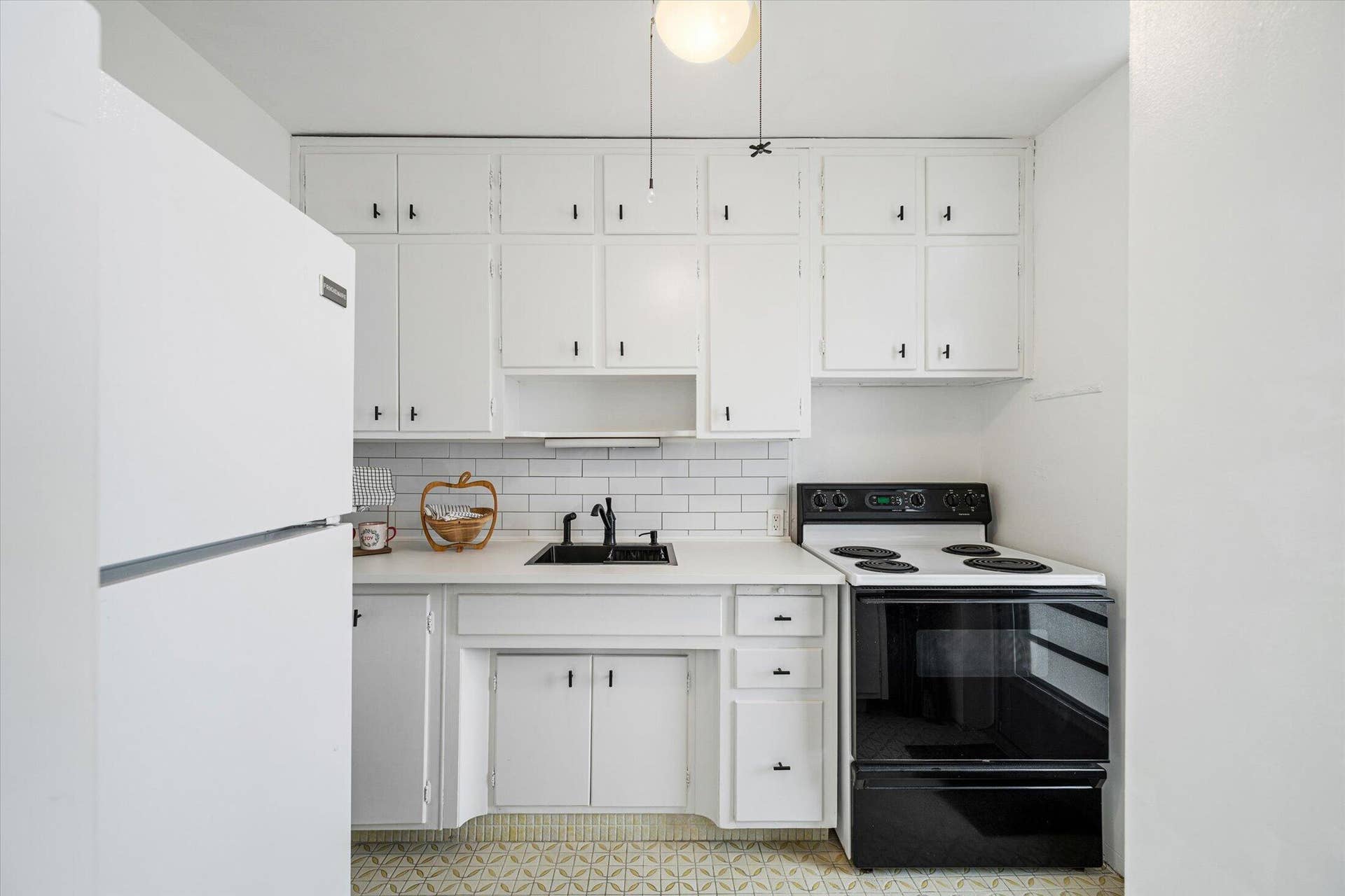2400 NE 9th Street, #604, Fort Lauderdale, FL 33304 06-2400 NE 9th St #604, Fort Lauderdale-
