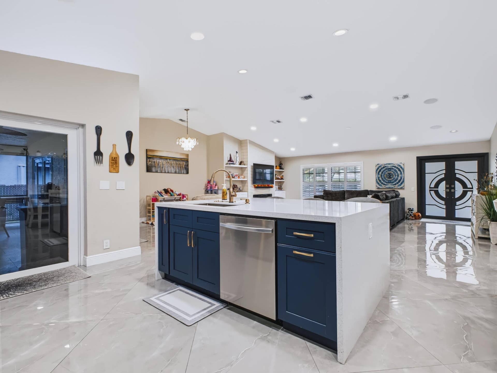 4851 NW 52ND Street, Coconut Creek, FL 33073 Kitchen Island
