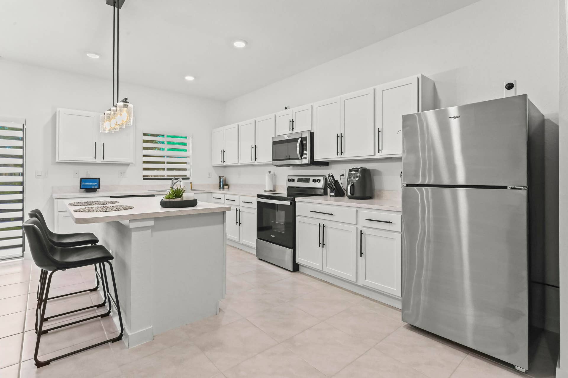 864 NW 3rd Terrace, Pompano Beach, Pompano Beach, FL 33060 14 Kitchen 03
