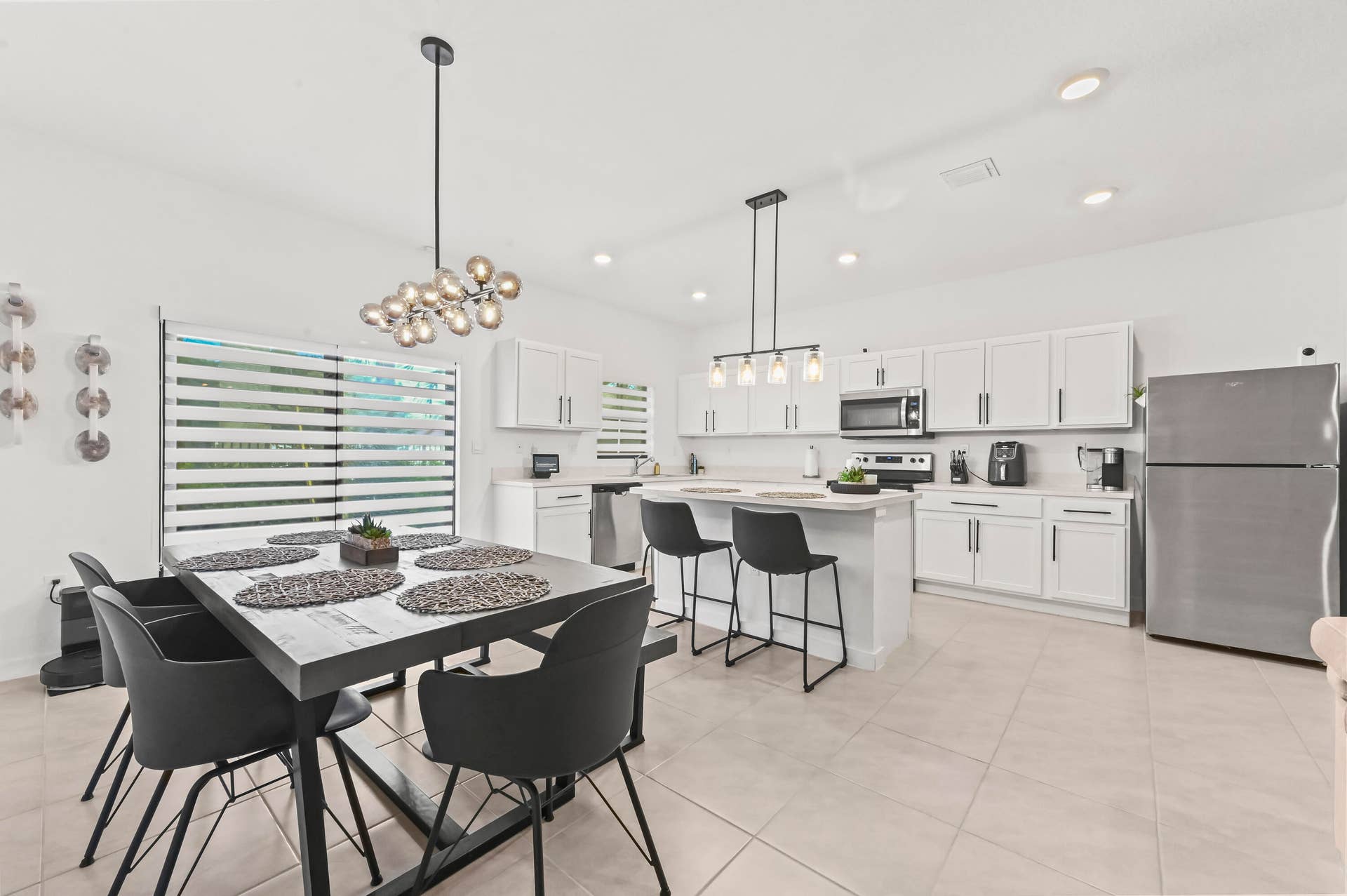 864 NW 3rd Terrace, Pompano Beach, Pompano Beach, FL 33060 09 Dining Room 01