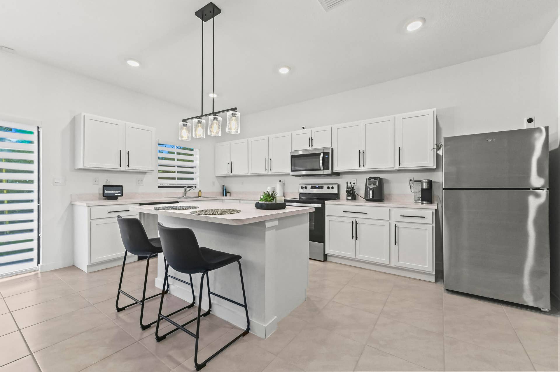 864 NW 3rd Terrace, Pompano Beach, Pompano Beach, FL 33060 12 Kitchen 01