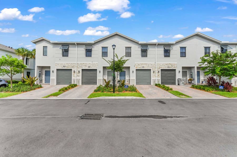 Property photo for 864 NW 3rd Terrace, Pompano Beach, FL