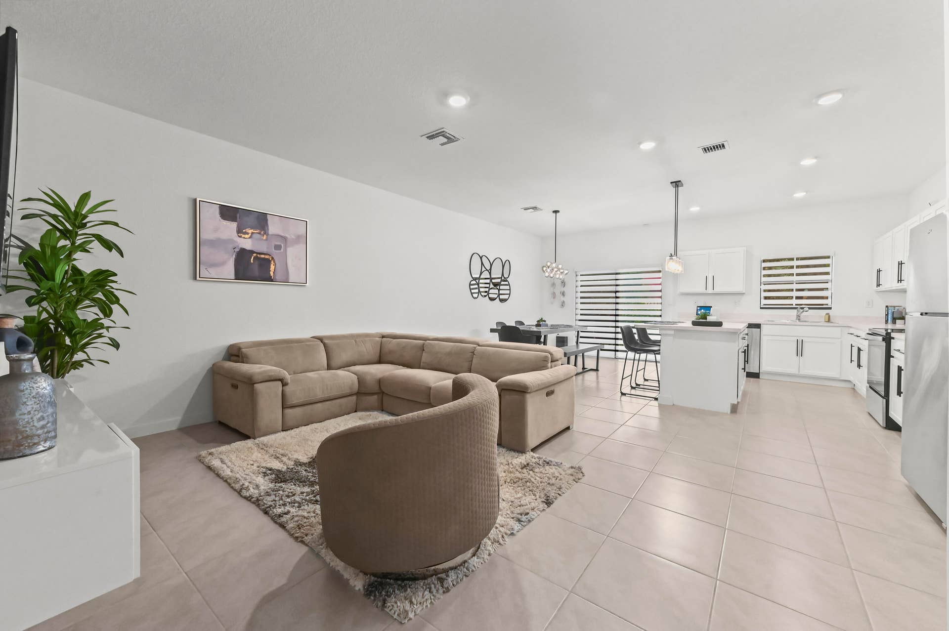 864 NW 3rd Terrace, Pompano Beach, Pompano Beach, FL 33060 06 Living Room 01